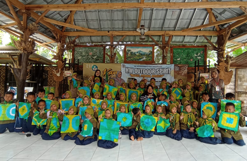 Kunjungan ke Kampung Literasi Patean